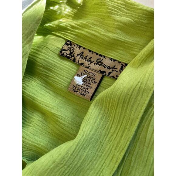 Lime green set - Picture 2 of 4